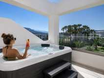 Room-Outdoor-Jacuzzi-6