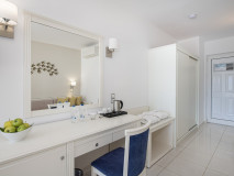 Room-Outdoor-Jacuzzi-8